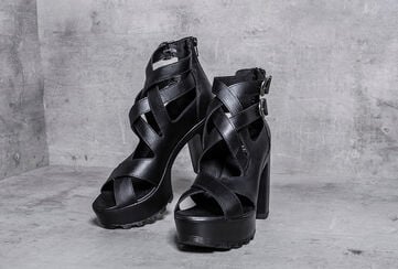 ¡Completa tu look! / Descubre los zapatos
