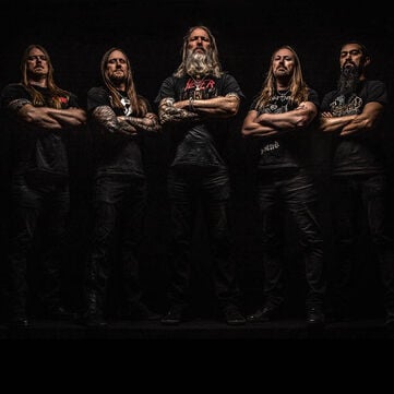Amon Amarth fusiona melod&iacute;as &eacute;picas con fascinantes relatos de las leyendas n&oacute;rdicas!Ad&eacute;ntrate m&aacute;s en un mundo de riffs atronadores y haza&ntilde;as heroicas:&iexcl;Consigue tu merch exclusivo de Amon Amarth hoy mismo!