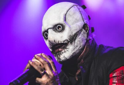 COREY TAYLOR de SLIPKNOT estrena nueva máscara en el festival ROCKLAHOMA