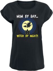 Mom by day... Witch by night!, Slogans, Camiseta
