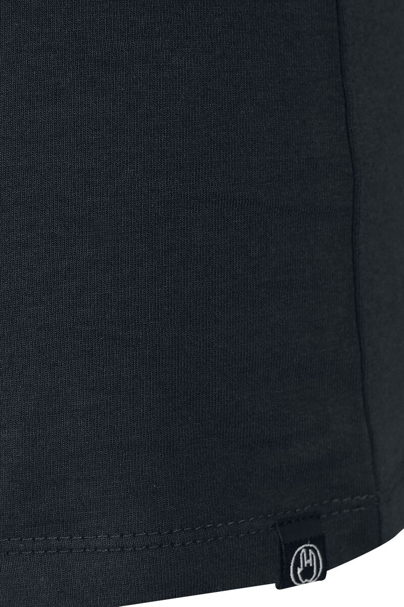 Grupo De Personas En Camisetas Moradas Y Blancas Con Cuello Redondo